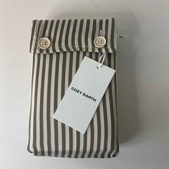 cozy earth Other - Cozy Earth Bamboo Pillowcases Classic Stripe in Ebony King Size NWT